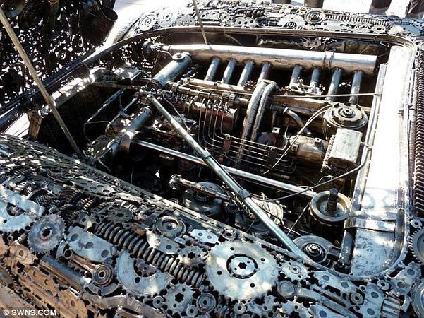 Trio builds Mercedes 300 SLR from scrap metal