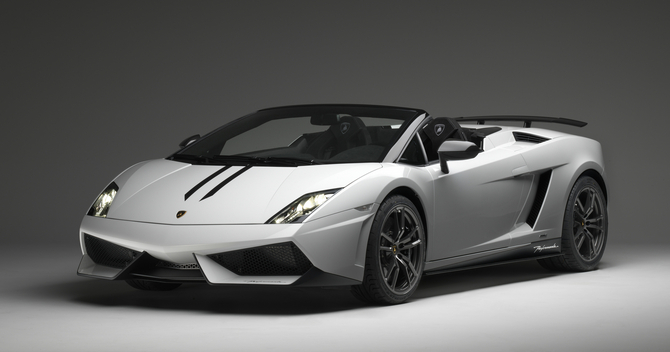 Ao longo de 10 anos a Lamborghini produziu 14.022 unidades, o valor mais elevado de sempre de um modelo da marca