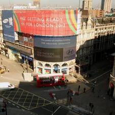 Hyundai Takes Over Piccadilly Circus