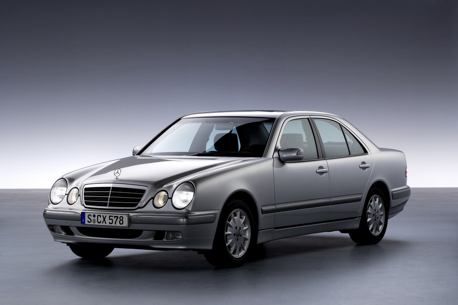 Mercedes-Benz E 200 AT