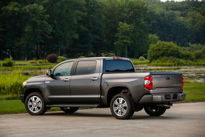 Toyota Tundra CrewMax 5.7 V8 Platinum 4x4