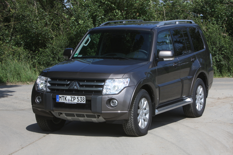 Mitsubishi Pajero Gen.4