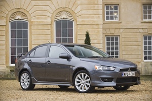 Mitsubishi Lancer 1.5 Invite JLL/AC/AL