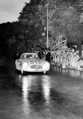 501 cars started the race in 1952 and 275 were able to finish