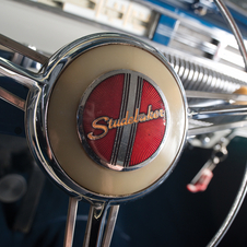 Studebaker Commander DeLux-Tone Sedan