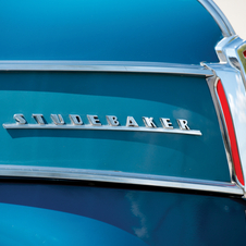 Studebaker Commander DeLux-Tone Sedan