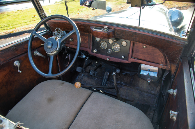 Stutz DV32 LeBaron