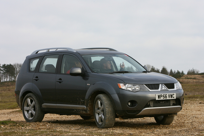 Mitsubishi Outlander 2.0 DI-D 4WD Invite