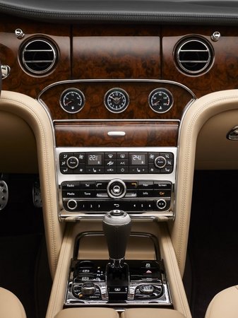 Bentley Revealing Mulsanne Mulliner Driving Specification at Geneva