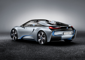 The i8 has a CFRP body with a range-extending engine working as a generator for the electric motor