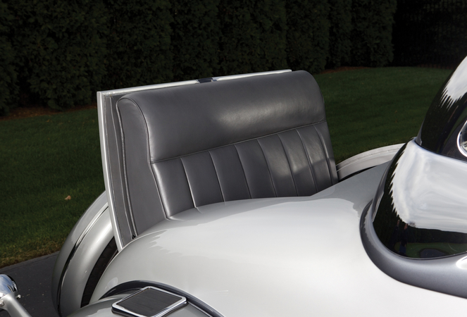 Auburn 8-105 Salon Retractable Hardtop Cabriolet