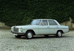 Mercedes-Benz 220 D