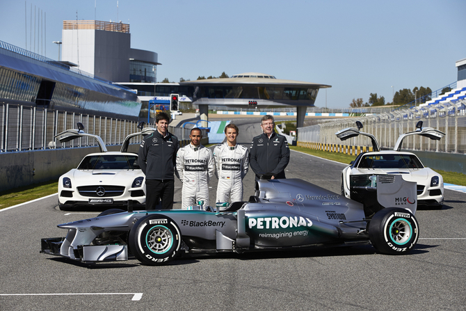 Polémica envolve os testes da Mercedes com a Pirelli durante esta temporada