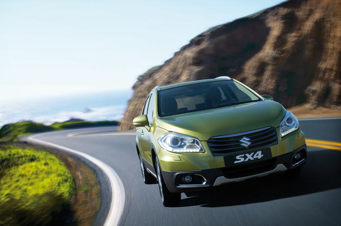 O SX4 está disponível com um motor diesel e outro a gasolina, ambos 1.6