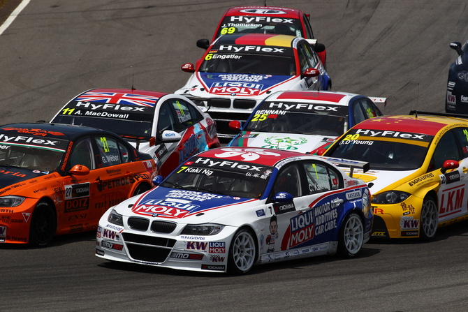 Menu takes third WTCC win in 2012