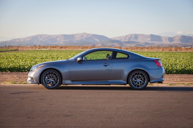 Infiniti Q60