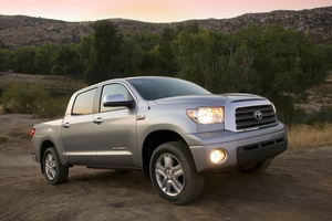 Toyota Tundra-Grade Double Cab 4X4 5.7L Long Bed