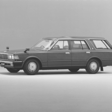 Nissan Cedric Wagon 200E