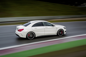 O CLA45 AMG estará à venda em setembro