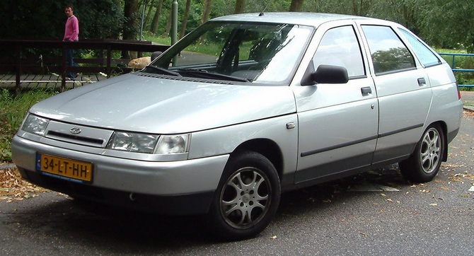 VAZ Lada 112