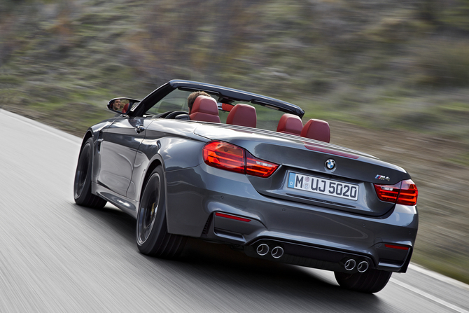 Load capacity increased compared with the previous M3 Convertible to 370 liters