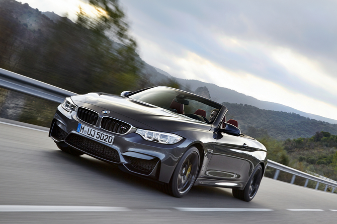 Based on the M4 Coupé, the cabriolet has the same retractable metal three-piece rooftop from the 4 Series Coupé Based on the M4 Coupé, the cabriolet has the same retractable metal three-piece rooftop from the 4 Series Coupé