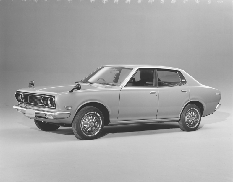 Nissan Bluebird U Sedan 1800SSS