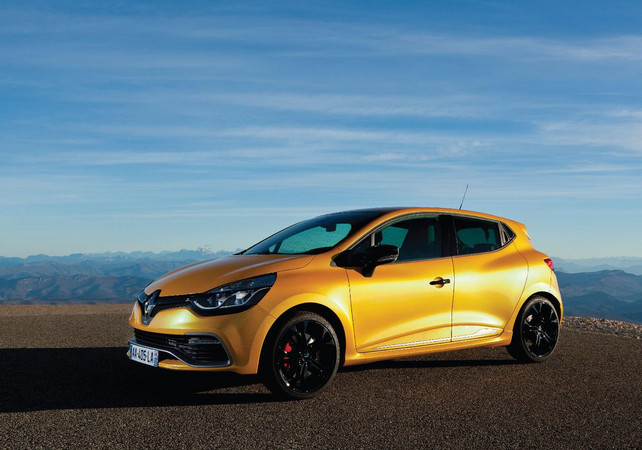 O Clio RS tem mais binário e é mais leve do que a geração anterior