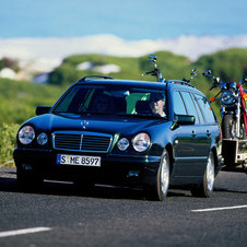 Mercedes-Benz E 200 Kompressor Station Wagon AT