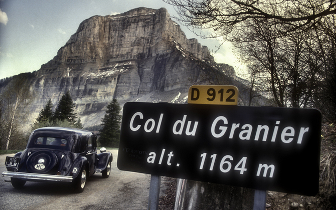 Um Citroën 15 Six de 1950 em Col du Granier