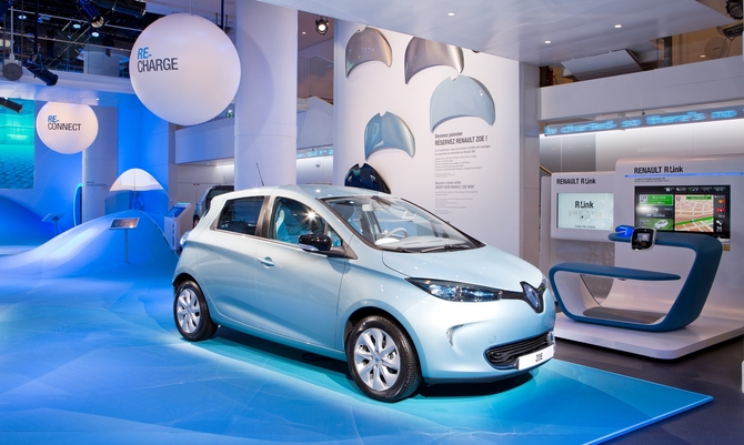 La nouvelle exposition consacrée à Zoe met en scène la future citadine 100% électrique de Renault