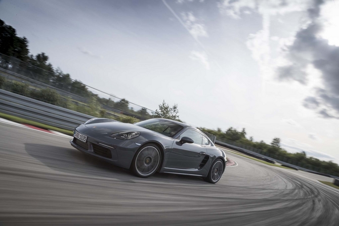 Porsche 718 Cayman S PDK