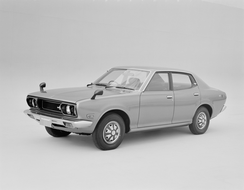 Nissan Bluebird U Sedan 1800SSS-E