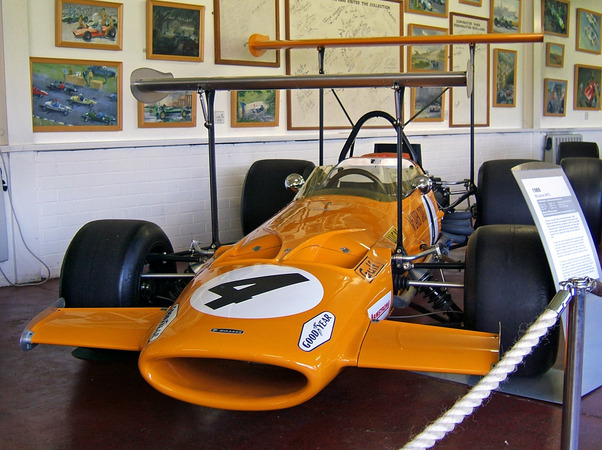 McLaren M7C