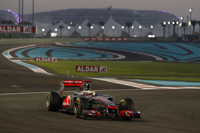 Hamilton redeems himself in dominant Abu Dhabi victory