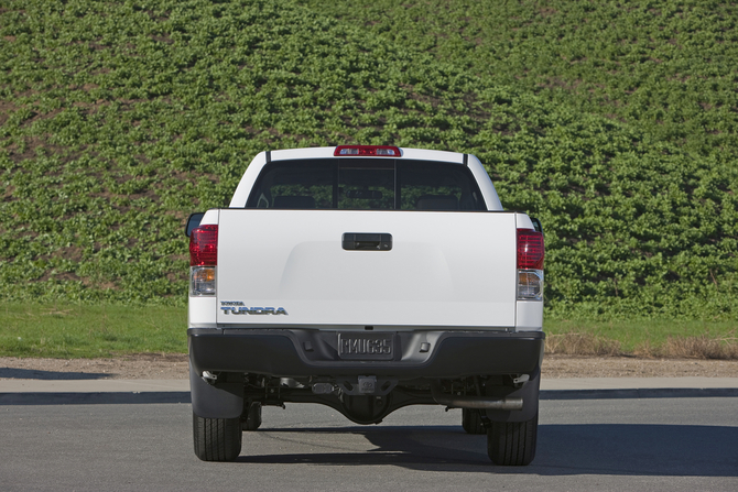 Toyota Tundra Tundra-Grade 4.6L Long Bed