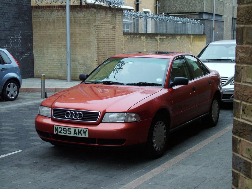 Audi A4 1.6