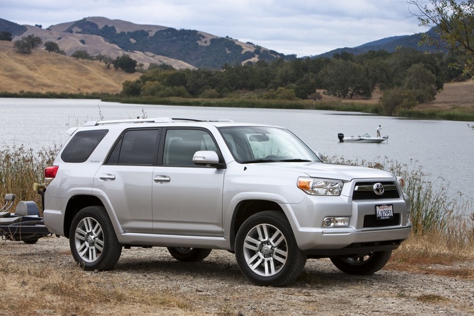 Toyota 4 Runner Limited 4X2