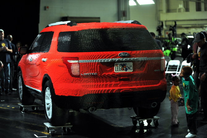 Ford Explorer Recreated in Lego