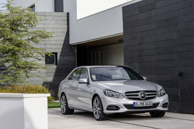 A nova transmissão virá de série com o E350 BlueTEC