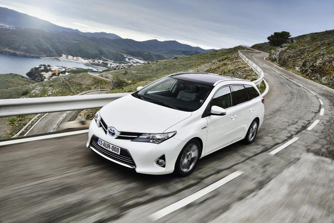 New Toyota Auris Sports Tourer Ready to Hit Dealers New Toyota Auris Sports Tourer Ready to Hit Dealers