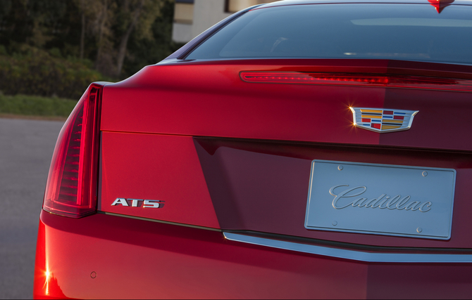 O ATS Coupé é o primeiro modelo a receber o novo emblema da Cadillac