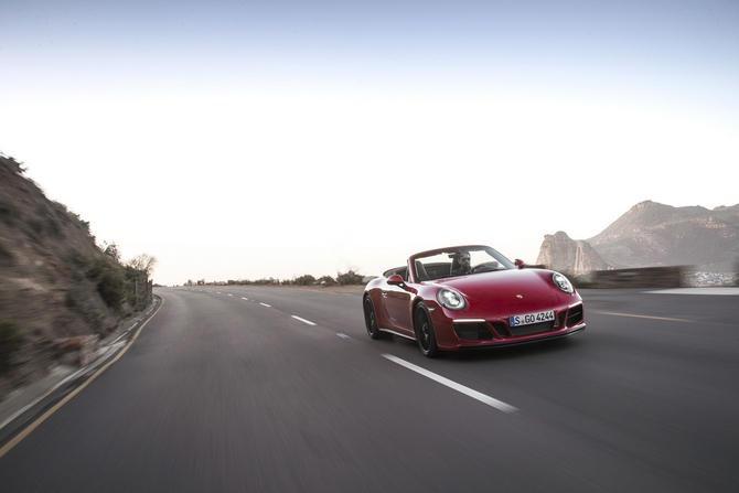 Porsche 911 Carrera GTS Cabriolet PDK