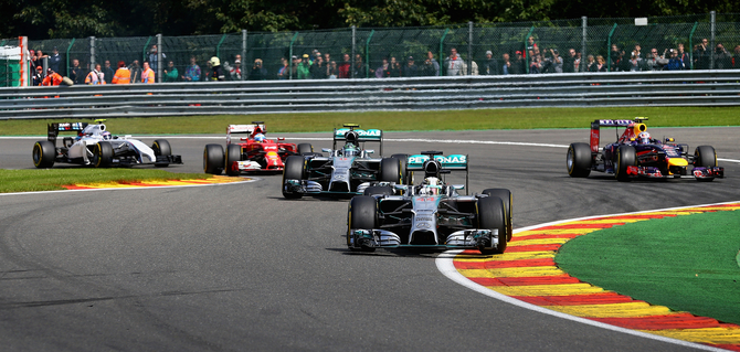 The day was sentenced with the collision of the two Mercedes in lap 2