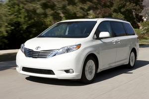 Toyota Sienna Limited AWD V6