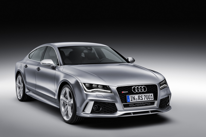 L’Audi RS 7 Sportback est équipée de série d’une boîte de vitesses tiptronic à huit rapports.