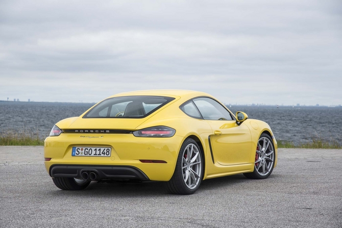 Porsche 718 Cayman S PDK