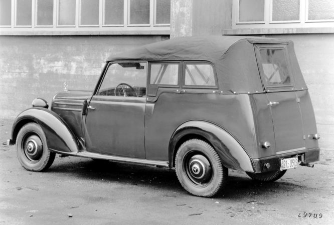 Mercedes-Benz 170 S Police vehicle