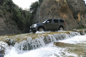 Nissan Pathfinder 2.5 dCi XE Pack 7L