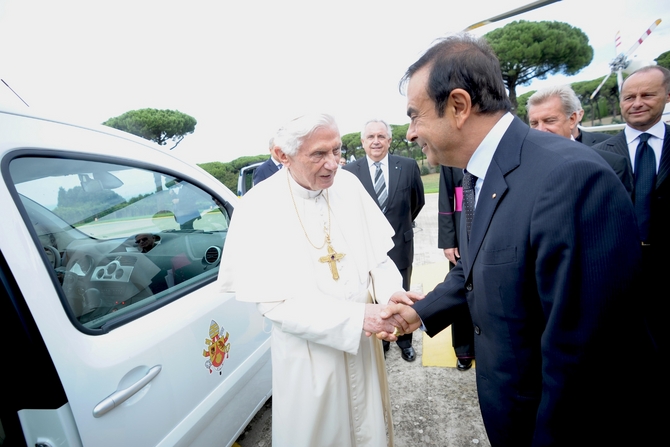 Renault gave two electric Kangoos to the Pope